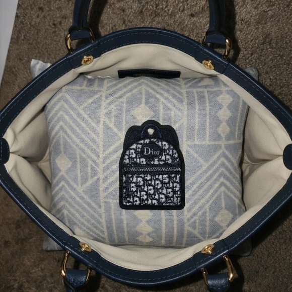 FOLLOW ME!!! - Picture 15 of 15